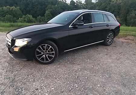 Mercedes-Benz E 350 d 4Matic T 9G-TRONIC