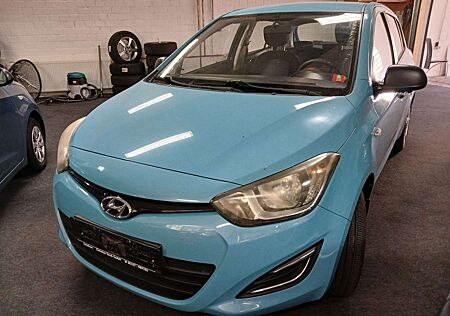 Hyundai i20 Classic KLIMA USB SCHECKHEFTGEPFLEGHT