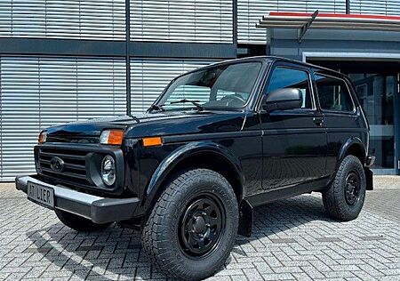 Lada Niva 4x4 Top Zustand! LED AHK MIKE SANDERS