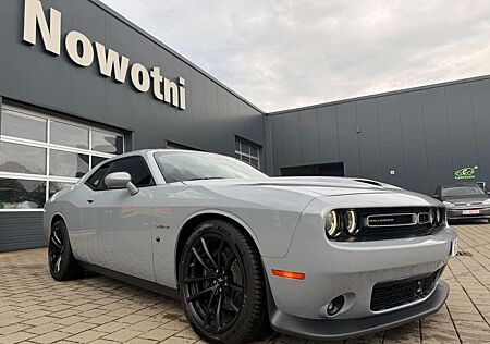 Dodge Challenger 5.7 V8 Hemi RT