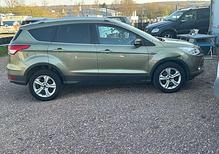 Ford Kuga 1.6 EcoBoost 4x4 Automat Pano 1.HD Scheckheft