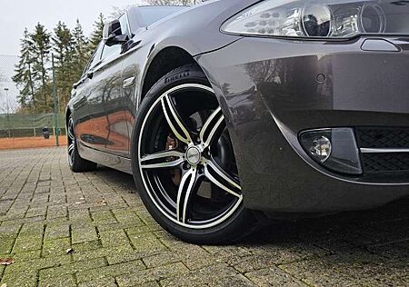BMW 525 d Pano Leder Navi 3.0-6Zylinder Automatik