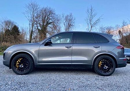 Porsche Cayenne Turbo S Tiptronic