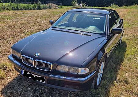 BMW 750 750i V12