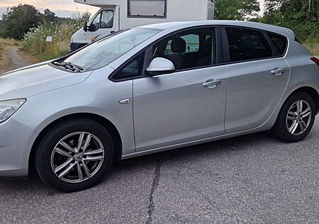 Opel Astra 1.4 Turbo Design Edition