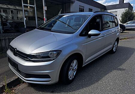 VW Touran Volkswagen 2.0 TDI SCR DSG Comfortline