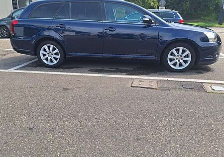 Toyota Avensis 1.8 VVT-i Combi Edition