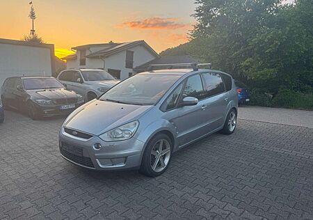 Ford S-Max Titanium