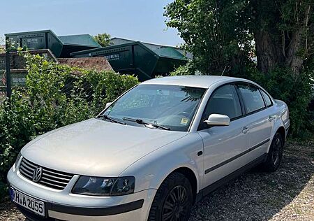 VW Passat Volkswagen 2.3 VR5 Comfortline