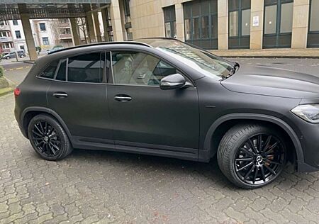 Mercedes-Benz GLA 250 Premium 4matic auto