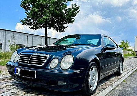 Mercedes-Benz CLK 230 Coupe Kompressor Elegance