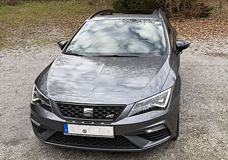 Seat Leon Cupra 300 4Drive mit neuen Winterreifen