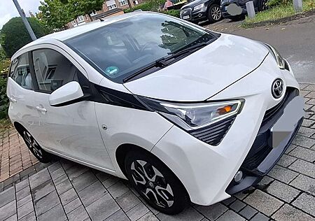 Toyota Aygo x-play*Kamera*1.Hand*TÜV 27*Inspektion NEU