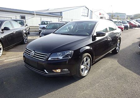 VW Passat Volkswagen Trendline BlueMotion Navi+Sitzheizung+Pdc