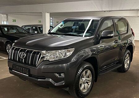 Toyota Land Cruiser 2.8 D-4D Aut. Comfort AHK