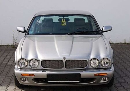 Jaguar XJR Top gepflegter mit 2 Jahre Garantie