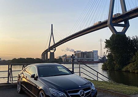 Mercedes-Benz E 350 BlueTEC Coupe 7G-TRONIC