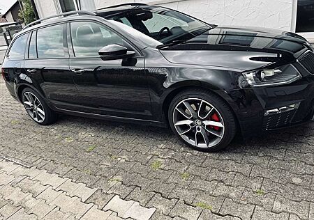 Skoda Octavia Combi 2.0 TSI (Green tec) DSG RS