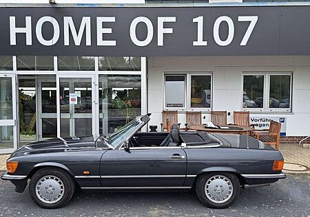 Mercedes-Benz SL 300 Blauschwarz / Leder schwarz