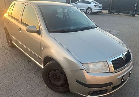 Skoda Fabia Ambiente 1Jahr Garantie- Tüv Neu- Klima