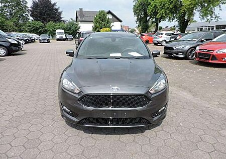 Ford Focus ST Line + Navi / SYN3 / Winterpaket / 7 Jahre FGS
