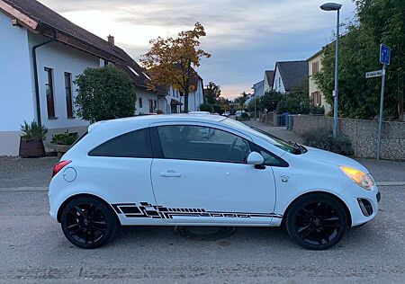 Opel Corsa 1.4 16V Color Edition