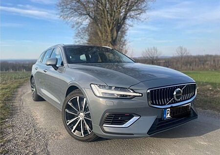 Volvo V60 Plus Bright Recharge Plug-In Hybrid AWD