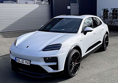 Porsche Macan Turbo HUD HA LENKUNG AHK PANO CARBON LUFT LEDER