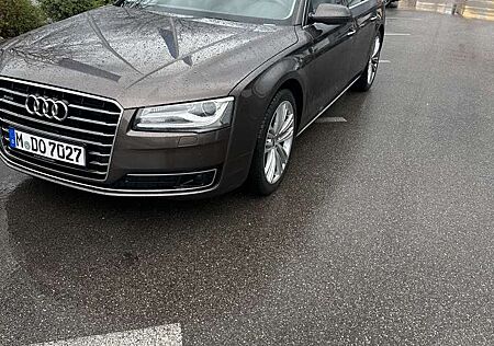 Audi A8 3.0 TDI DPF clean diesel quattro tiptronic Lang