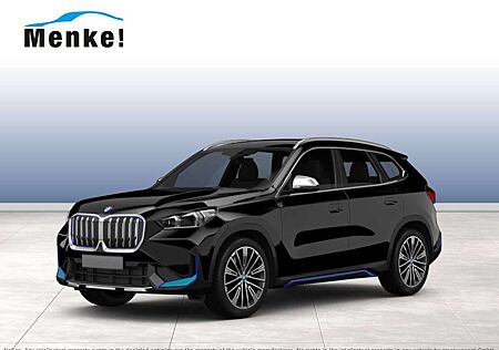 BMW iX1 xDrive30 xLine DAB LED RFK Parkassistent
