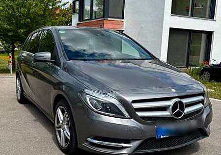 Mercedes-Benz B 200 CDI BlueEFFICIENCY EDITION 1