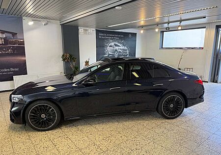 Mercedes-Benz E 200 AMG+NIGHT+PREMIUM+EXKLUSIV NAV/LED/PSD/LMR20/NP97!