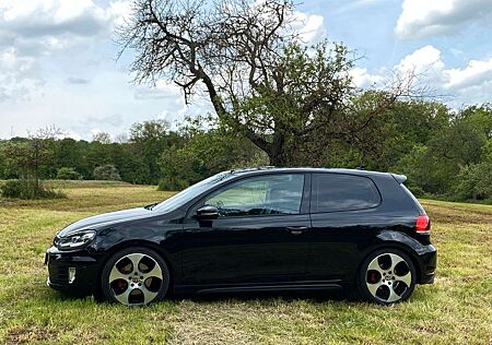 VW Golf GTI Volkswagen Golf 2.0 GTI