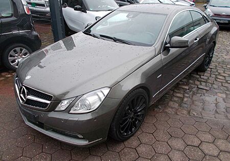 Mercedes-Benz E 220 E -Klasse Coupe CDI BlueEfficiency