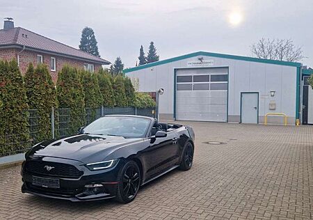 Ford Mustang 2.3 EcoBoost Auto