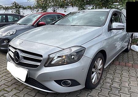 Mercedes-Benz A 180 (BlueEFFICIENCY) Style
