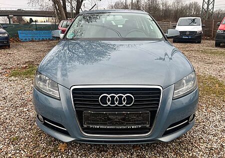 Audi A3 1.2 TFSI Attraction KLIMAAUTOMATIK/SHZ/TEMPOM