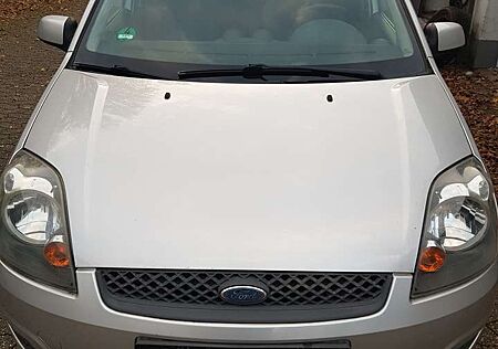 Ford Fiesta 5-Türer 1.3 Ambiente