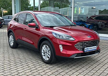 Ford Kuga Plug-In Hybrid Titanium AHK Winter Paket