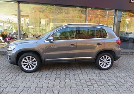 VW Tiguan Volkswagen 2.0 TDI 4Motion DSG Sport&Style AHK-klappbar El. P