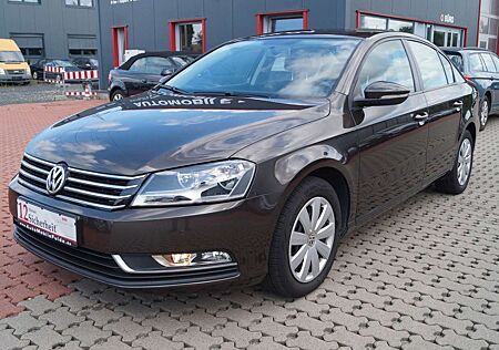 VW Passat Volkswagen Lim. Trendline BlueMotion *1. Hand