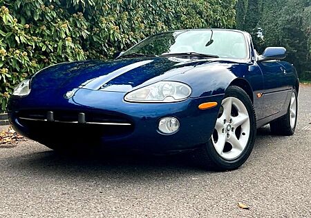 Jaguar XKR XK8 2+2 Convertible 2001 *EU 22 Jahre in 1 Hand