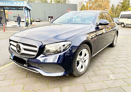 Mercedes-Benz E 220 d,Navi,LED,Leder,Spurhalte/Toterwinkel,PDC