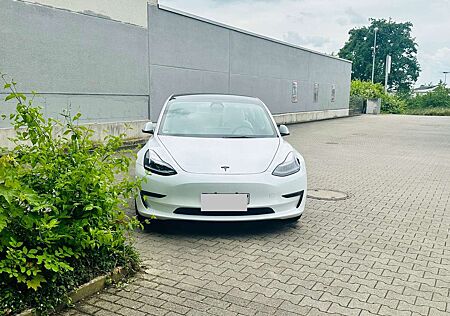 Tesla Model 3 Langstreckenbatt. Allradantrieb Dual Motor 580 KM