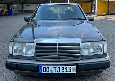 Mercedes-Benz E 200 E-Klasse