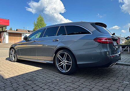 Mercedes-Benz E 220 d 4Matic T 9G-TRONIC AMG Line