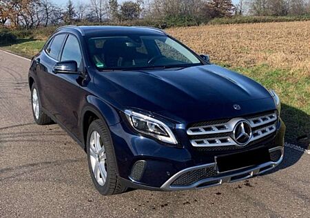 Mercedes-Benz GLA 220 d 4Matic 7G-DCT