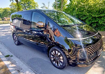Hyundai Staria 2.2 CRDi Signature,AHK,SoDach,Leder,LED