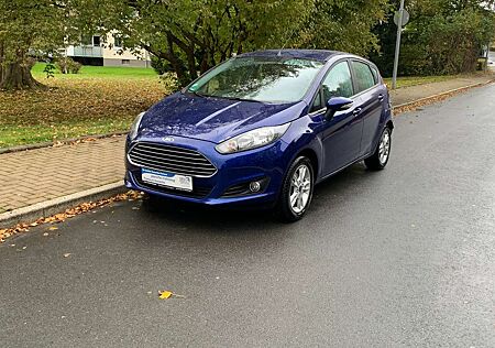 Ford Fiesta SYNC Edition. 1 Hand. Km 81.512.Scheckheftgepflegt