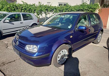 VW Golf Volkswagen IV Auto 1.6 gepfl. Klima Scheckh Allwetter